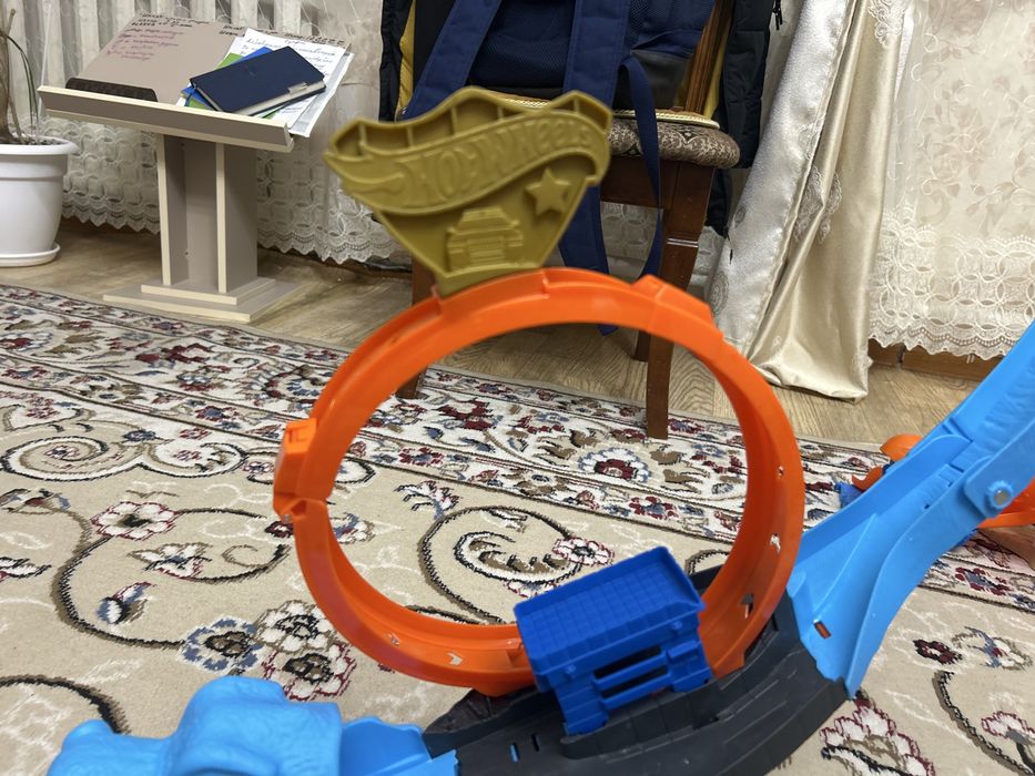 Динозавр трек, хот веелс