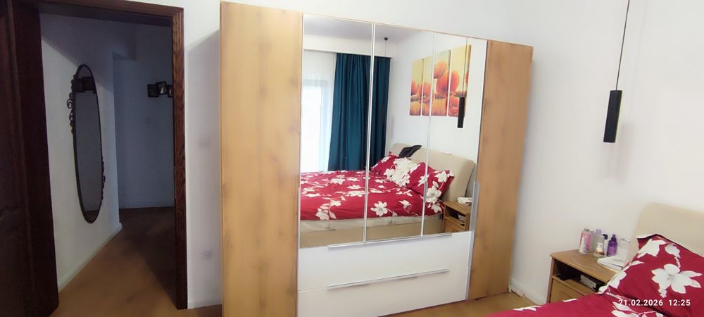 Vând dulap dormitor