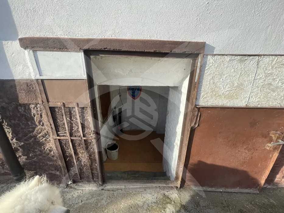 Къща в с. Подвис 80570