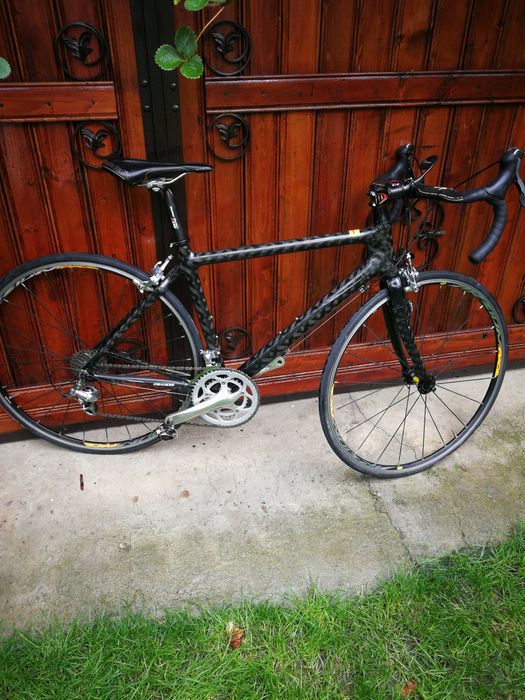 Vând cursiera cu cadru de carbon adusa din Germania de doua zile