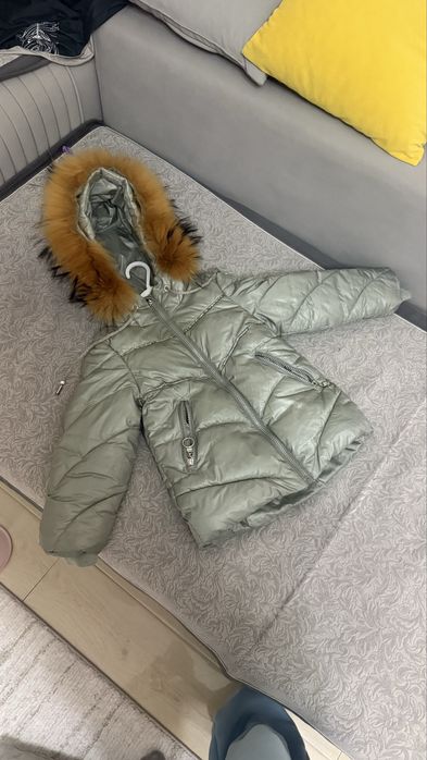 Детские зимние куртки продам