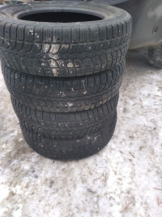 Покрышка б/у зимние