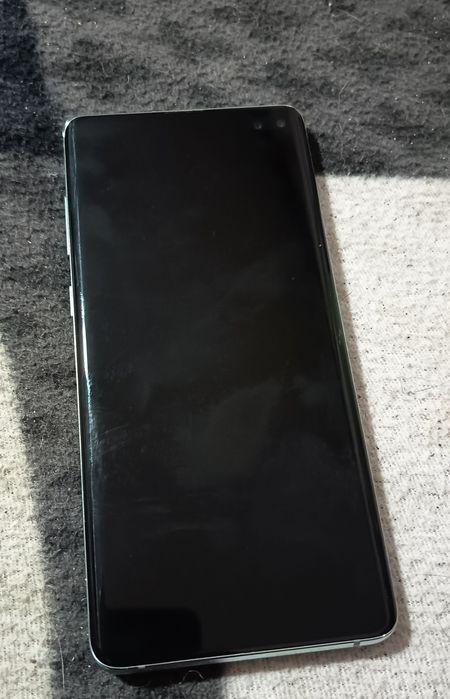 Vând Samsung S10 Plus
