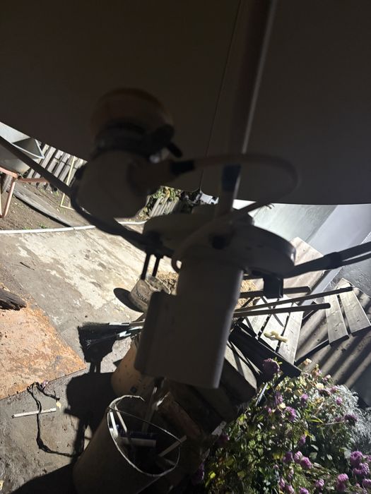 Спутниковая тарелка