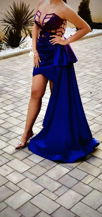 Официална сатенена рокля