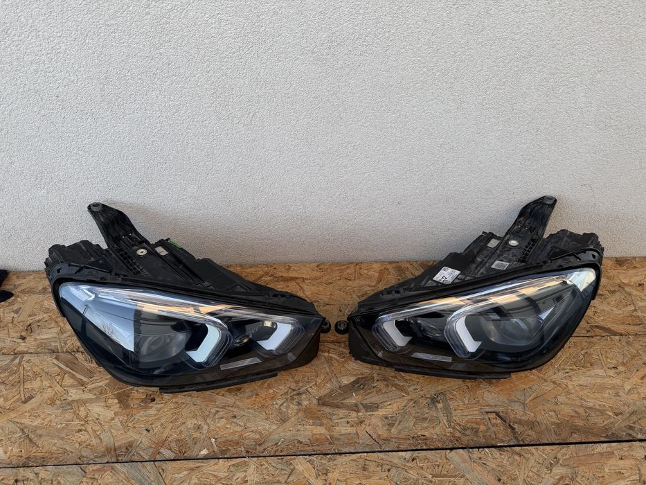 SET Far stanga dreapta Mercedes GLE W167 Full LED Multibeam Originale