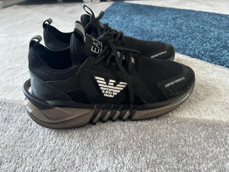 Se vinde urgent adidasi Armani