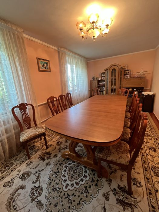Гостевой стол со стульями