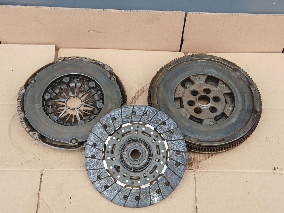 Kit Ambreaj Volanta Dubla Vw Passat B6 Golf 5 2.0 TDI 140 Cp BKP BKD