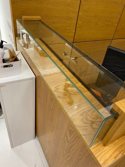 Стеклянные витрины / Перегородки