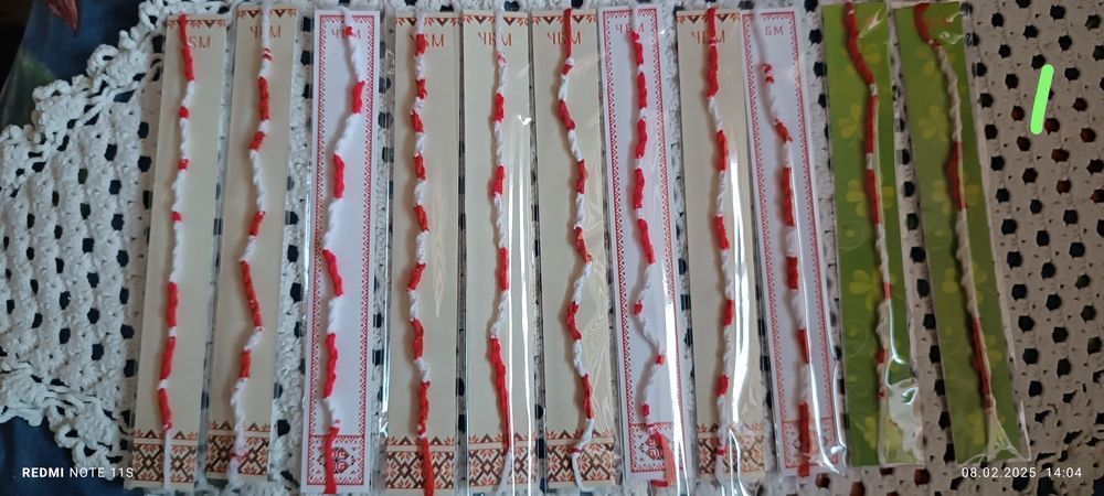 Ръчно изработени мартенички за ръка