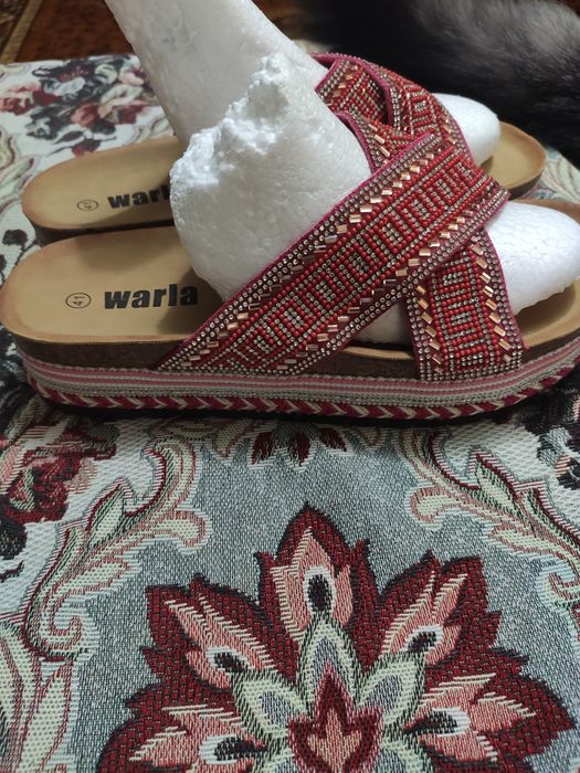 Продаю женскую обувь 39 размер