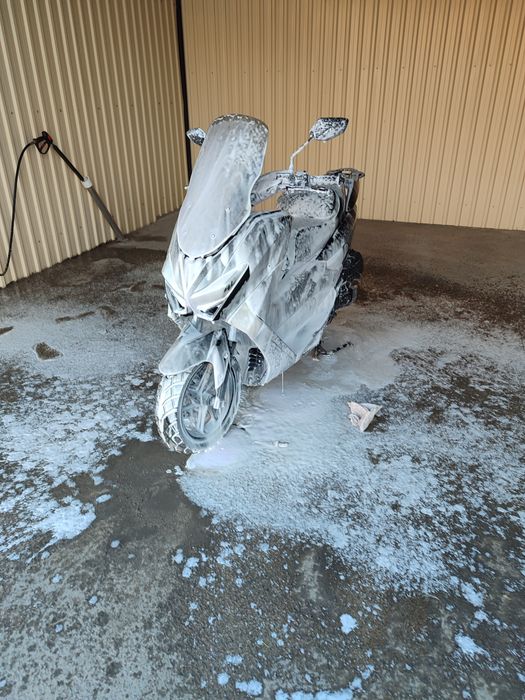 Skuter  sotiladi 150 kuba