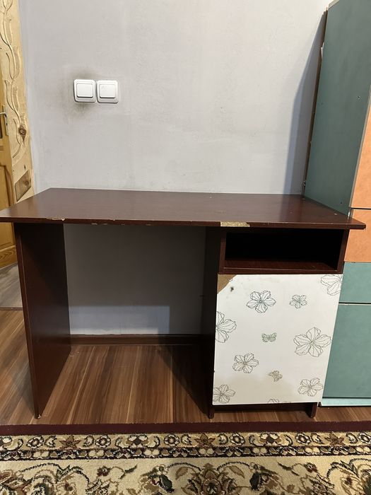 Парта сатылады орташа жағдайда