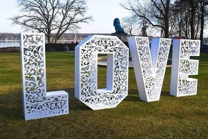 Рекламные, широкоформатные, 
внутреннее, наружные буквы.