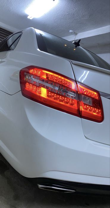 Ляв вътрешен и външен стоп за е класа w212 червени