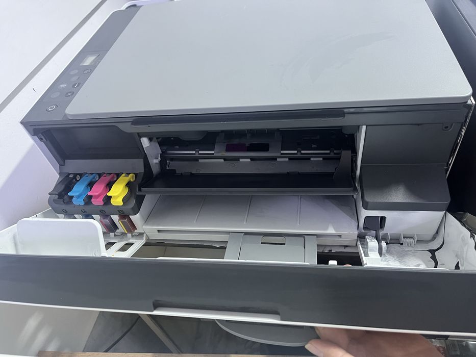 Продам срочно принтер Hp Tank 580