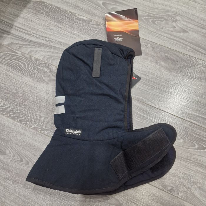 Балаклава red wing