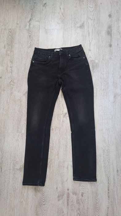 Дънки и панталони Zara