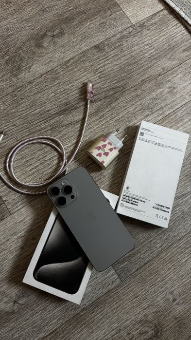 Продам Iphone 15 pro max 256gb