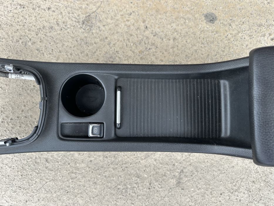 Централна конзола със подлакътник за Опел Астра J