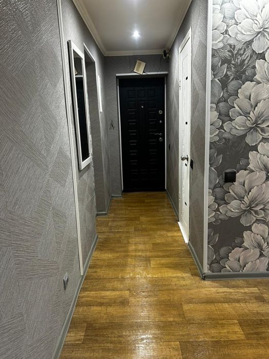Продам квартиру район 45 аптеки.