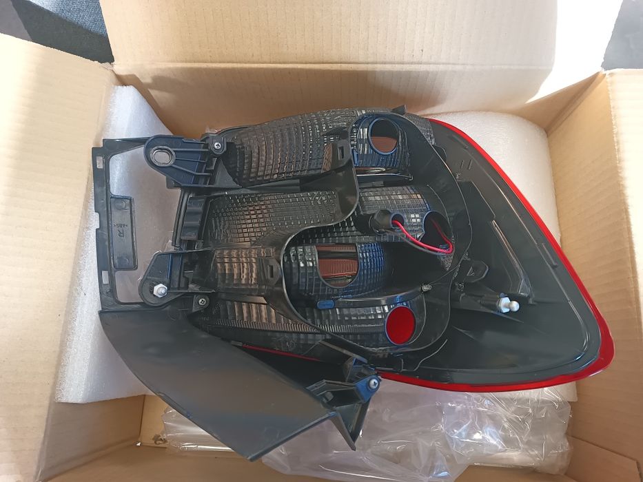 Десен  стоп за БМВ 1 лед