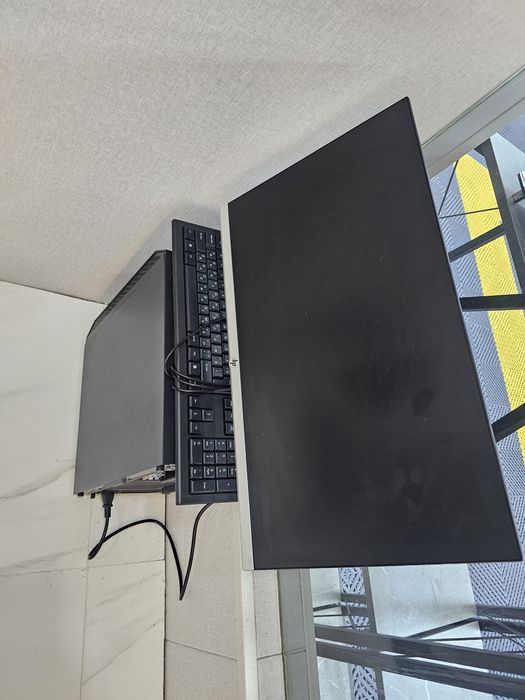 I5 9400F 8/512 komplekt