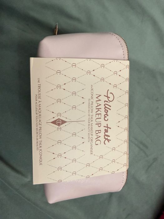 Косметичка Charlotte Tilbury