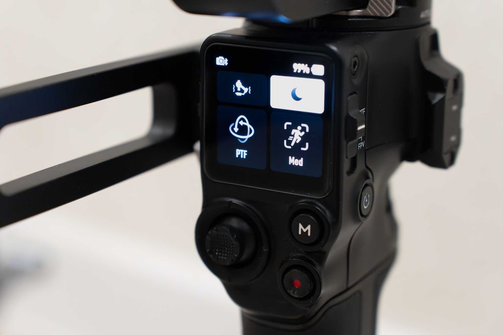 Dji Ronin RS4 Combo + плечевой ремень SmallRig