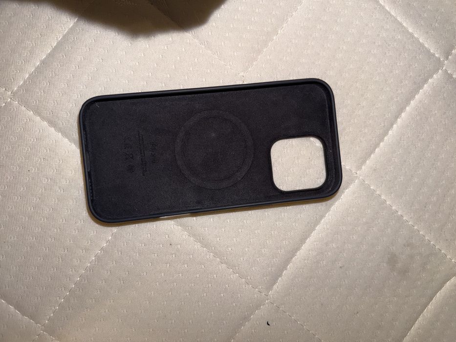 Чехол на iphone 16 pro max с magsafe черный