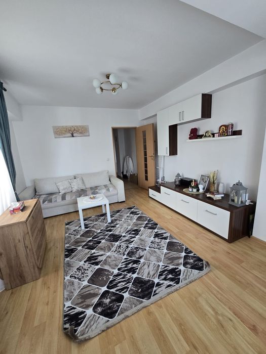 Închiriez apartament 2 CD G Enescu