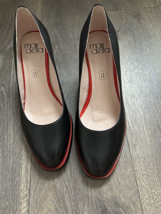 Продам туфли новые. Размер 38