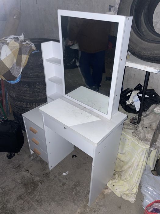 Туалетный столик