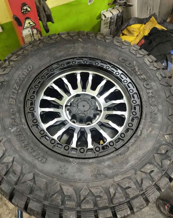 продам комплект новых колес