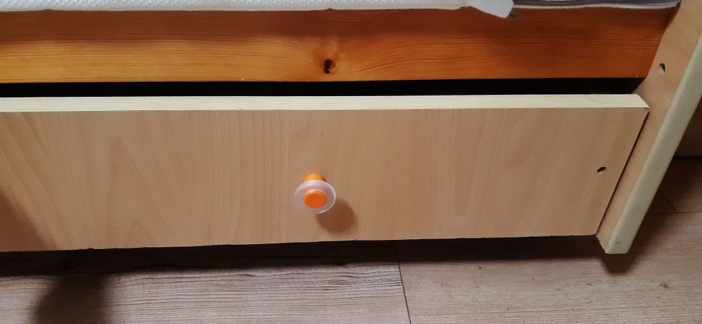 Дървена кошара с матрак с пяна