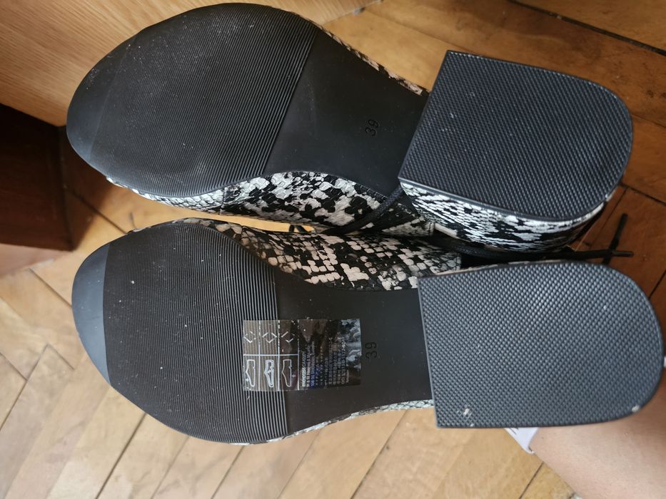 Sandale cu toc gros model sarpe animal print, noi