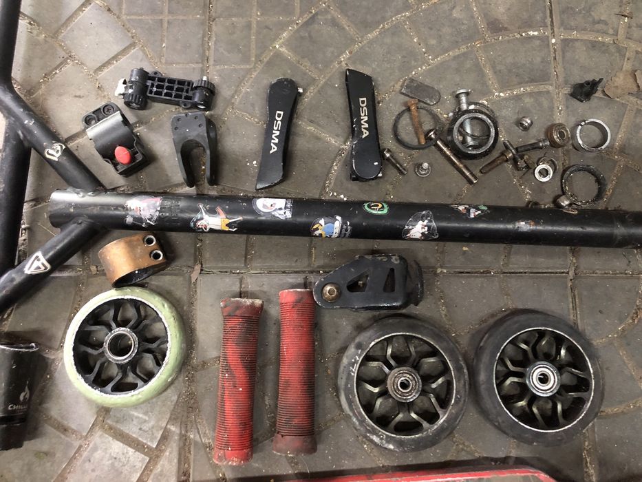 Самокаты и комплектующие.