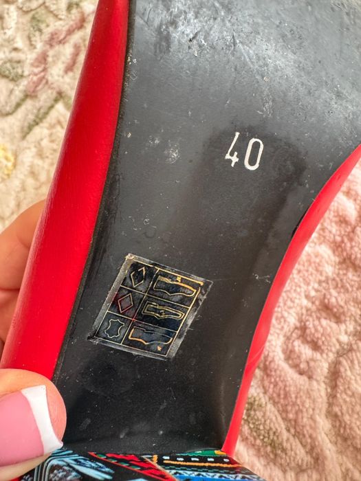 Pantofi din piele naturala