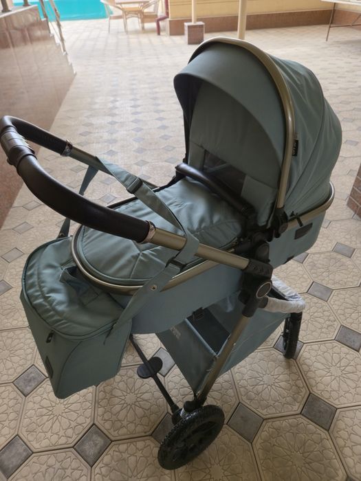 Коляска для малышей