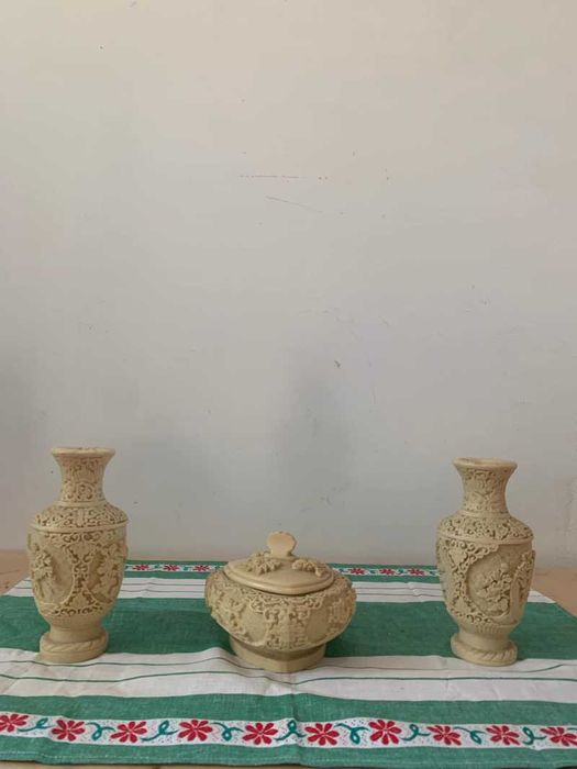 Set dou vaza cu caseta si capac