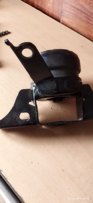 Гидравлическая подушка двигателя