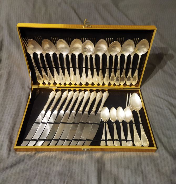 Столовые приборы