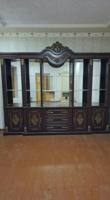 Стенка сотилади  холати яхши   коп турмаган  б/у 500 минг сом