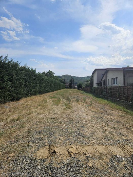 De închiriat teren intravilan – 1.600 mp, Florești, Jud. Cluj zonă foarte accesibilă