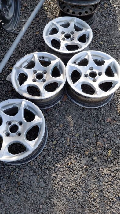 Продам резину на. 15.16.