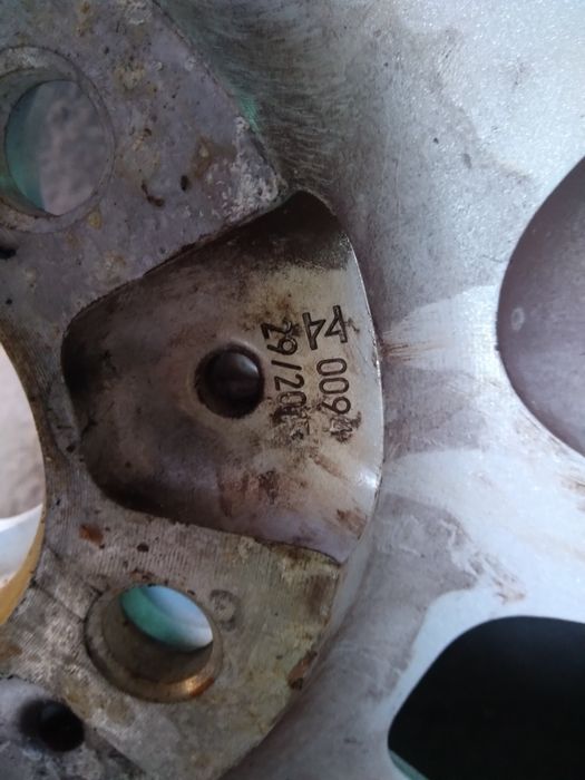 Предлагам 4 бр.джанти с датчици за електрички I 3на BMW.