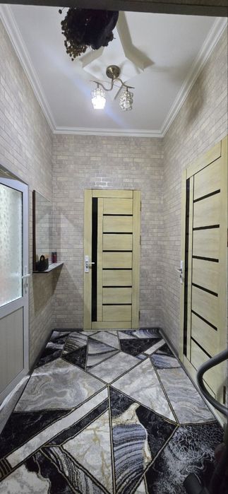 Mansard 5 etaj 1 xonali 40 kvadrat zaxadi jivi