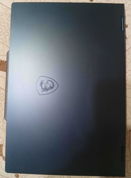 Laptop Gaming MSI Cyborg 15 B2RWEKG Intel Core 5 RTX 5050 8GB GDDR7 16GB DDR5 SSD 512GB Garantie + Cooler si Hub USB Cadou