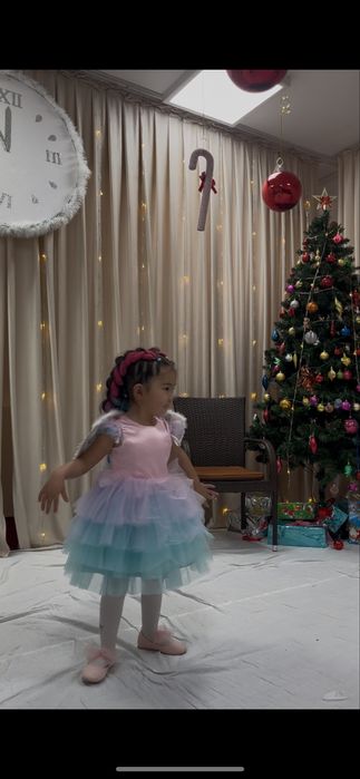 Продаётся нарядное детское платье для девочки